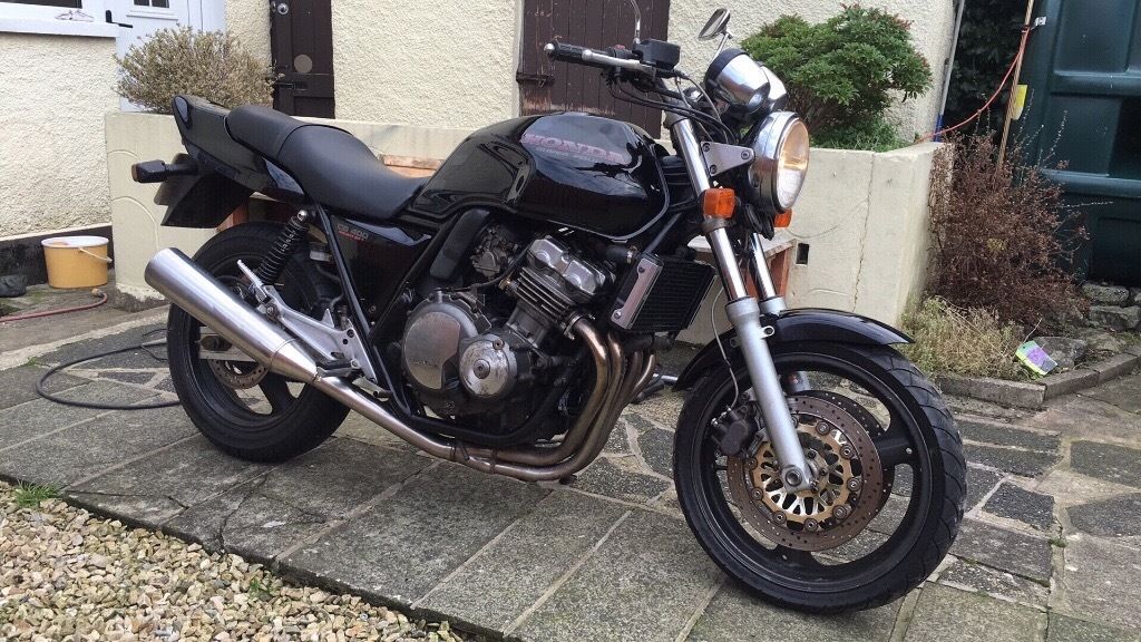 http://tarros.3dn.ru/cursed/David/sobstv/Honda-CB-400.jpg